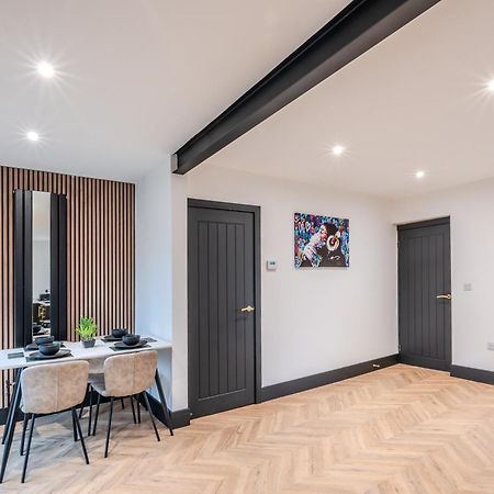 Modern 3Br Home - Private Parking - Tv In Every Bedroom Swansea Extérieur photo