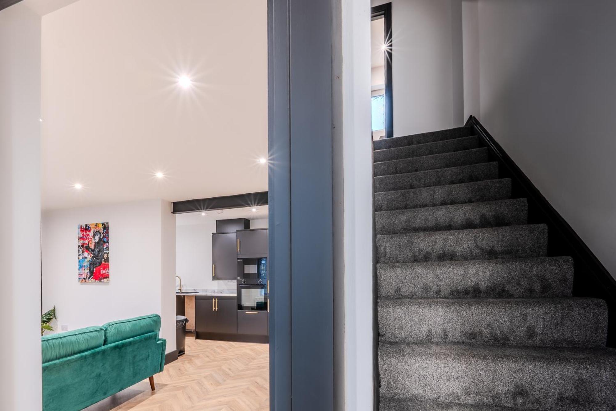 Modern 3Br Home - Private Parking - Tv In Every Bedroom Swansea Extérieur photo