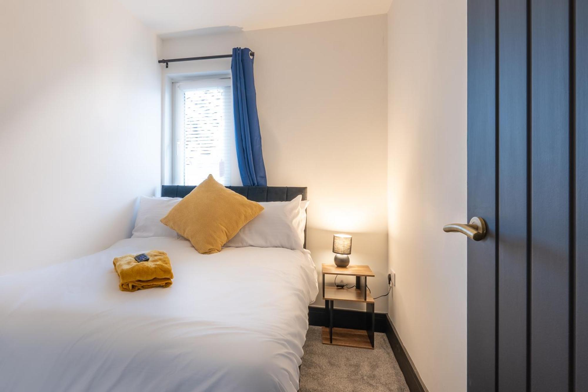 Modern 3Br Home - Private Parking - Tv In Every Bedroom Swansea Extérieur photo